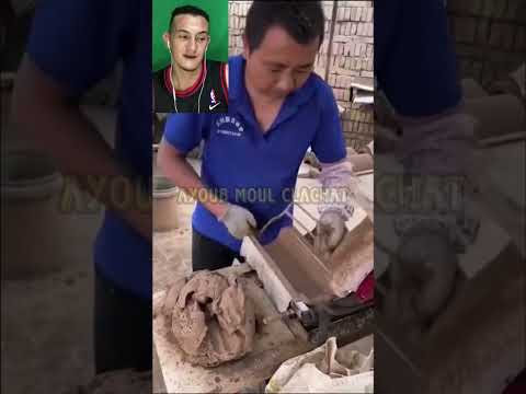 يصنع قرمود من الطين