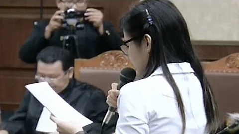 Baca Pembelaan, Jessica Terus Menangis