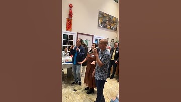 Đội VF8 màu đen hát “Đón Xuân” trong buổi tiệc tất niên của hội VFFS (VinFast Friend Support)￼