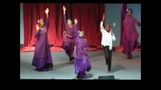 Video-Miniaturansicht von „Paul Wilbur Baruch Adonai danced by GWIM“