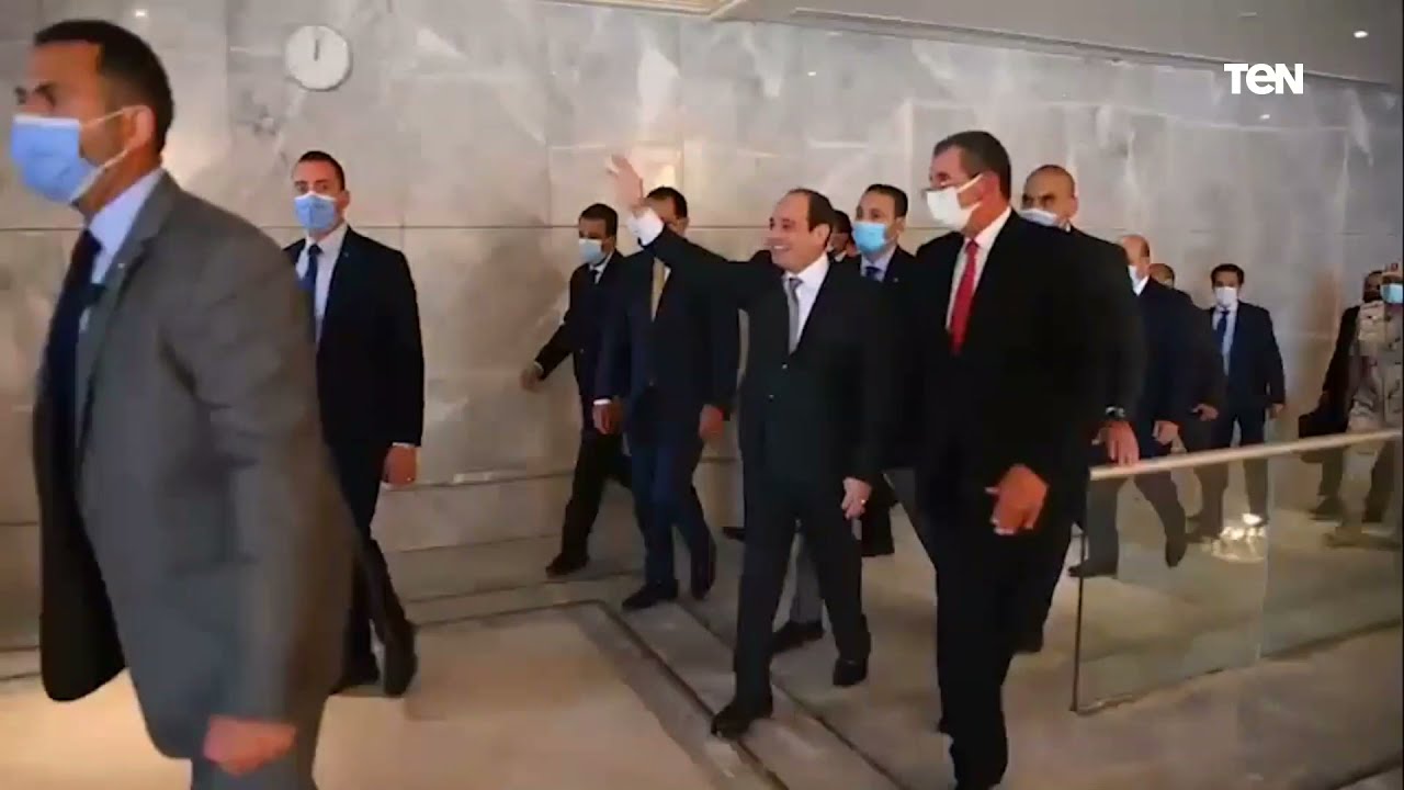 فرحة العمال في دار الأوبرا الجديدة بعد زيارة الرئيس السيسي لهم في العاصمة الإدارية الجديدة