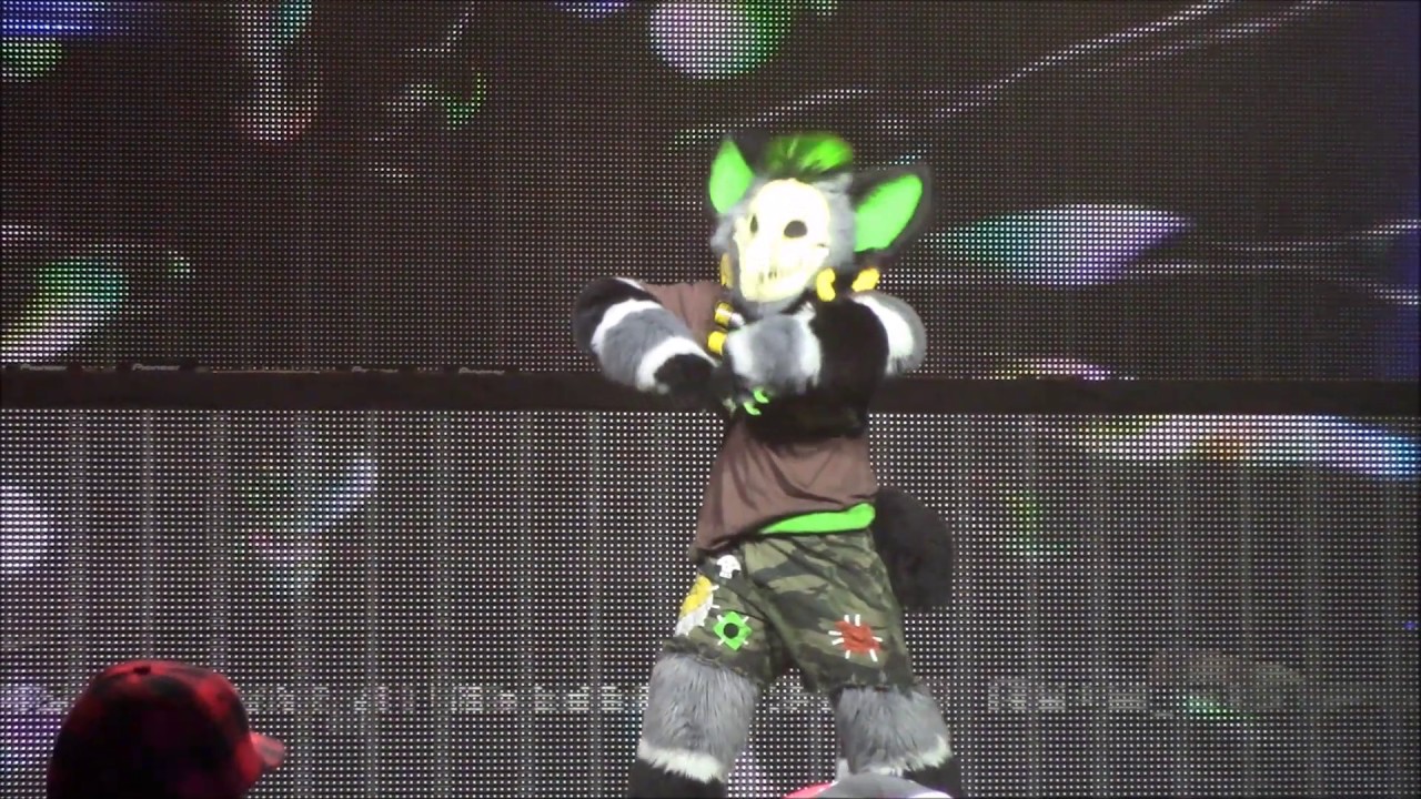 IT - BLFC 2017 Fursuit Dance Comp (Veteran)