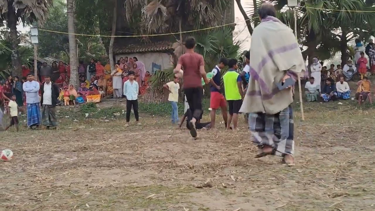 আমাদের পাড়ার ছেলেরা খেলছে নেভি ব্লু আর সাদা জার্সি লাল প্যান্ট আমাদের পাড়ার খেলা 🫶💗 