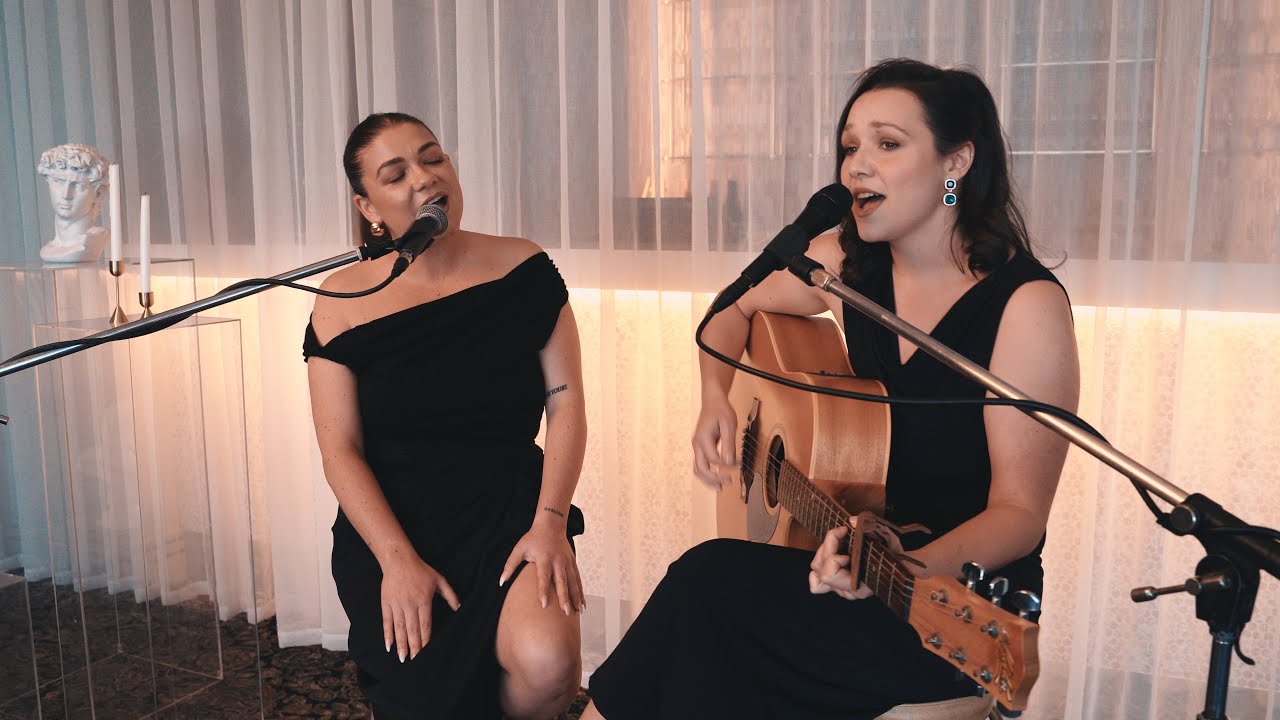 Event Entertainers presents Azura - Teardrops