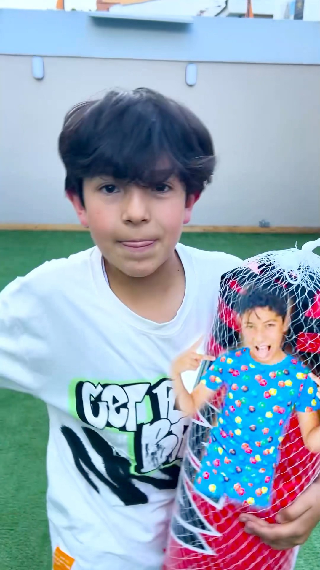 Baby Rick le quiere pegar a Spay !!