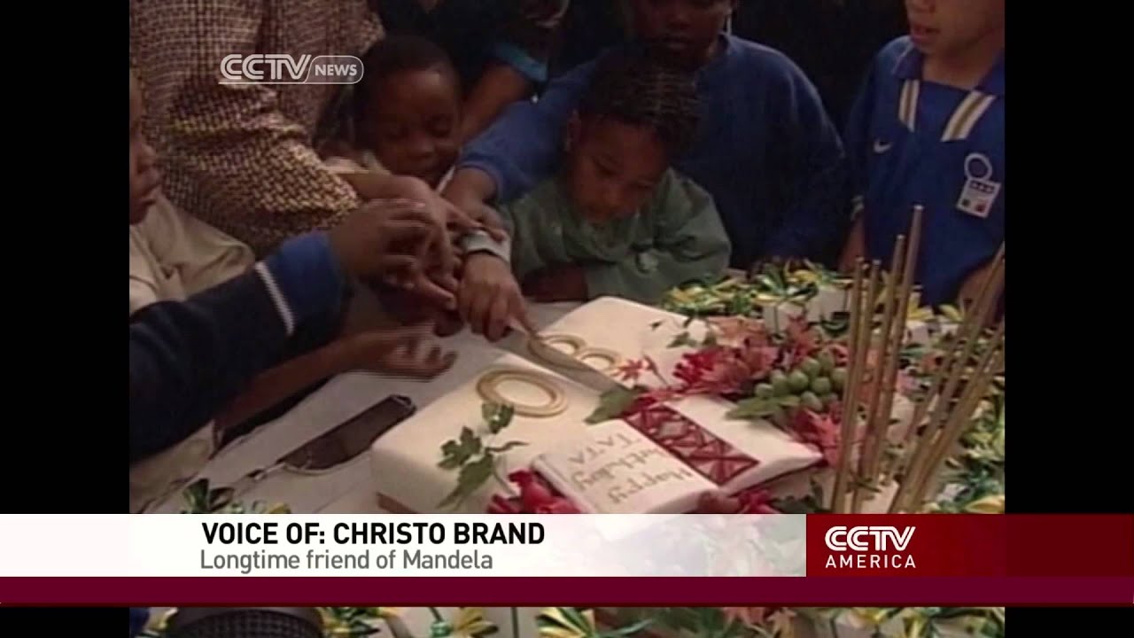 Prison guard for Mandela recounts their friendship