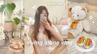 living alone vlog being a social introvert, sanrio nails, upgrading my small business, bagels...