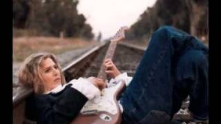 Sophie B. Hawkins - Right Beside You chords