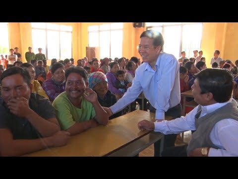 Video Đồng chí Võ Văn Thưởng thăm và trao quà Tết tại Bình... - youtube