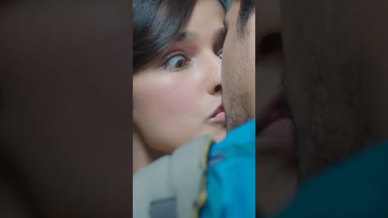 Vicky Kaushal&rsquo;s SNEAKY Kiss With Angira Dhar! 👀❤️ #LovePerSquareFoot