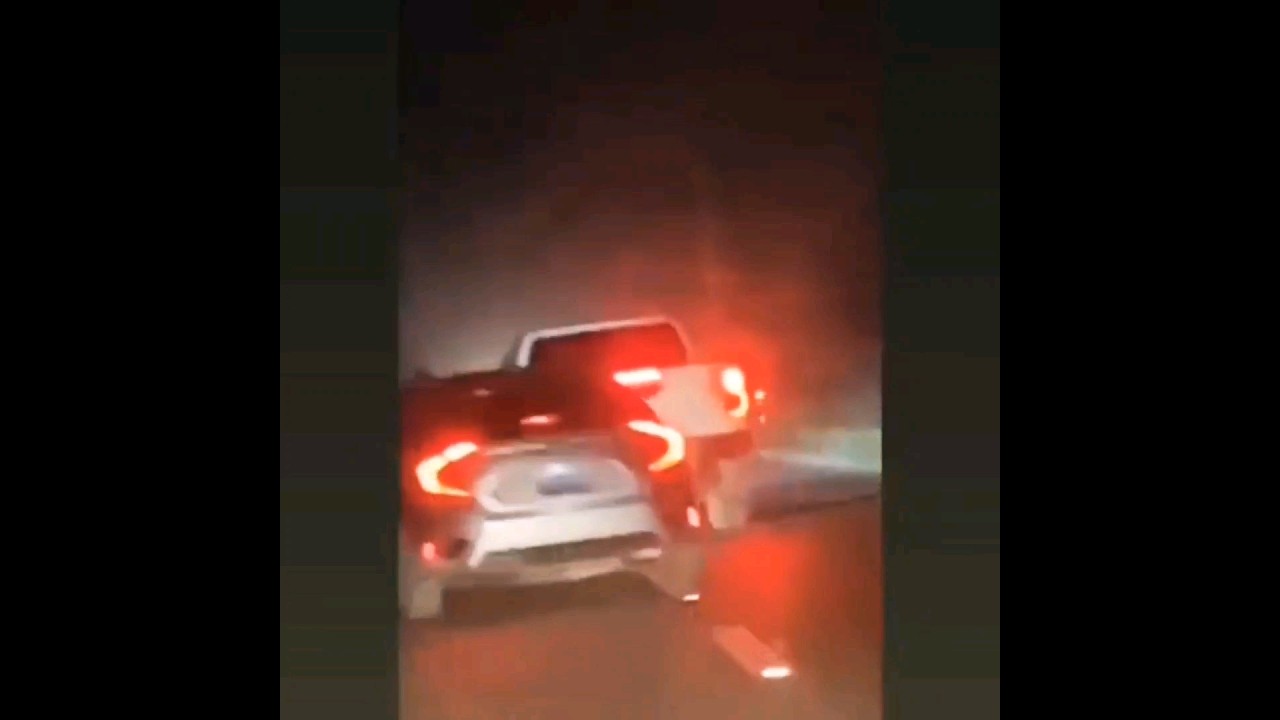 Adrenaline Rush:High-Speed Car Race Civic vs Revo 