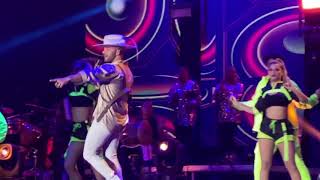 Gabriel A tan solo una hora en la Gran Arena del Cibao