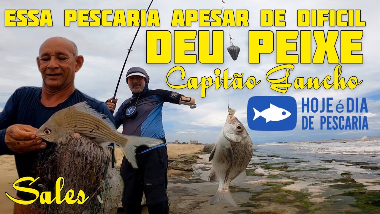 Pescaria na praia da Sabiaguaba, muito lixo no mar