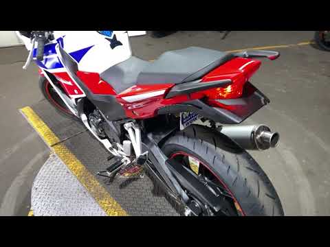 2015 Honda CBR300R