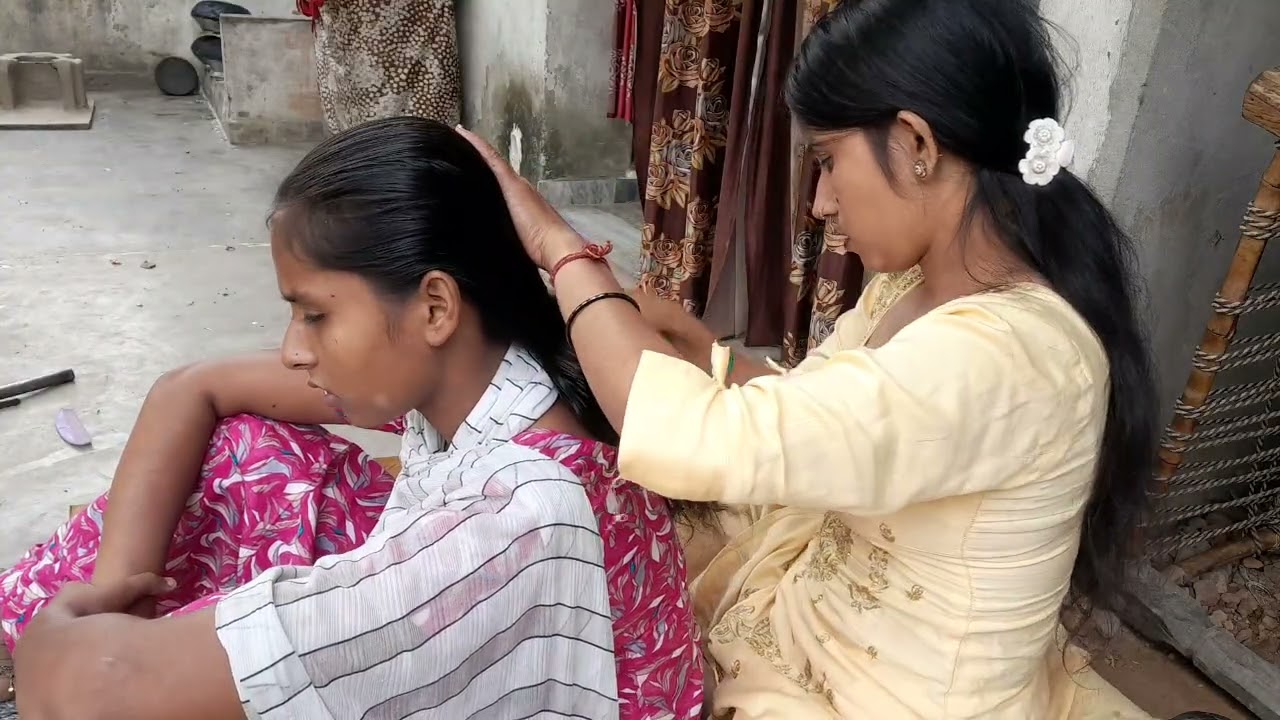 Havey nitpicking and hair combing