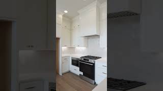 Easy Townhome Living in Franklin | SouthVale | Just four minutes south of Berry Farms!