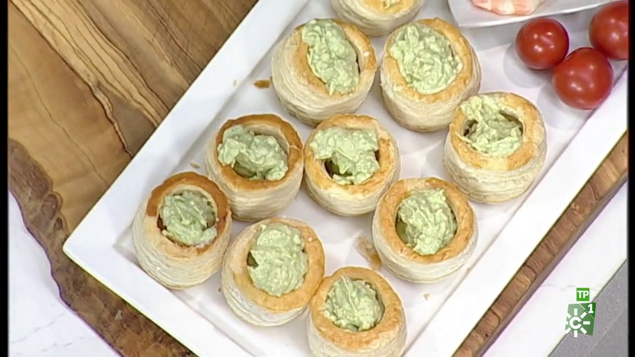 Tartaletas de aguacate y langostino (volován)