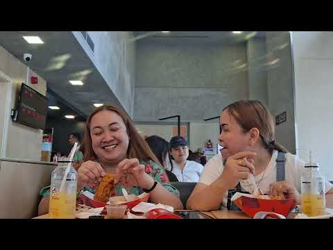 JOLLIBEE IN THE UAE | MARGZ TV VLOG