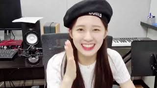 Lightsums Nayoung sings and dances to Next Level