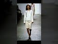 Calvin Klein Los 90s (Minimalismo, Grunge, Supermodelos) Runway Fashion Show #Shorts