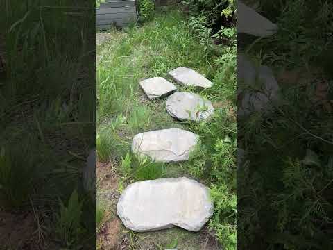 Дорожки в саду своими руками 🌿 Вы бы оставили траву между плитами?