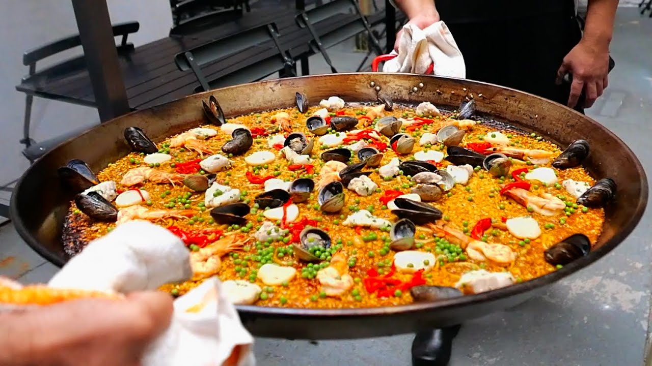 New York City Food - GIANT SEAFOOD PAELLA Socarrat NYC | Travel Thirsty