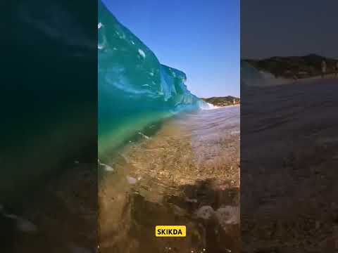 من شواطئ سكيكدة صورة فنية لتموج البحر    