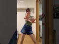 ニット女子 TikTok 揺れる