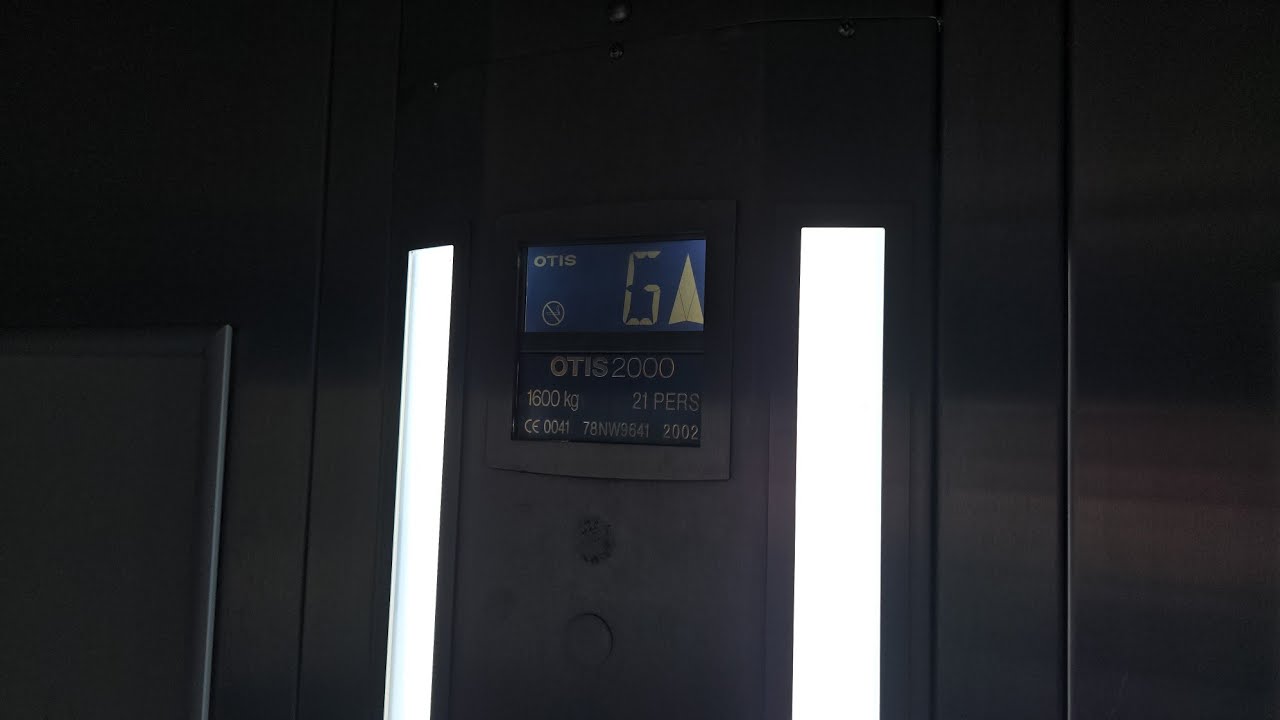 Custom Announcements! 2002 OTIS 2000 Lifts at Centrale Shopping Centre in Croydon