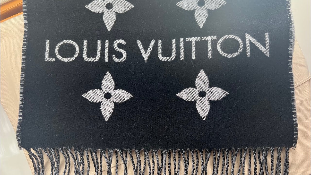 ✨LOUIS VUITTON✨モノグラムシャイン✨ブランケット✨ストール✨ LOUIS VUITTON LV ESSENTIAL SCARF - YouTube