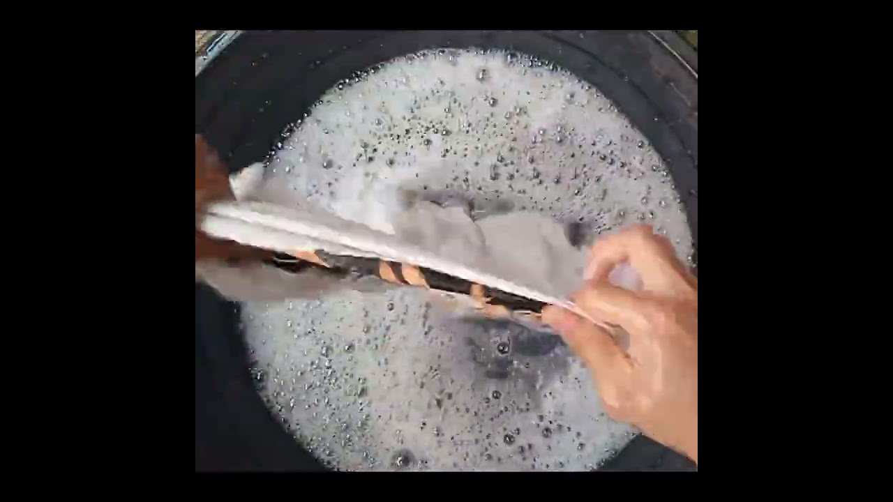 wondering if the fabric paint will wash off from your clothes??? Just   heat set it with Iron👍🏻