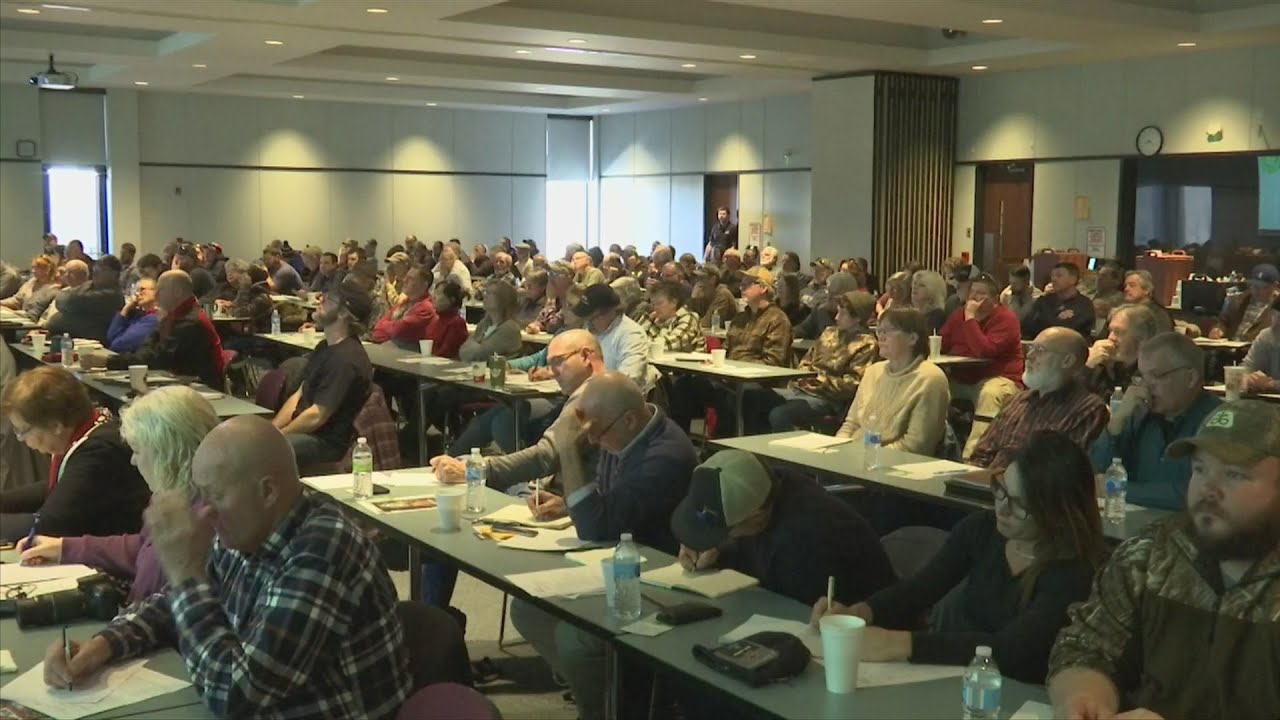 Farmers get crash course in growing industrialized hemp in Illinois