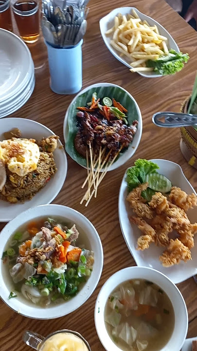 MAKAN MAKANAN KHAS SUNDA GUYS‼️ #traveling #jalanjalan #tranding #trandingshorts #shorts #shortvideo