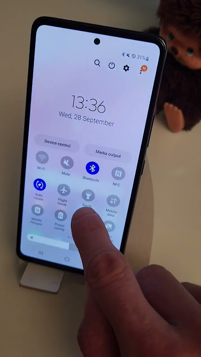 Increase the brightness of the Flashlight/Torch on any Samsung Galaxy Phone 🔦