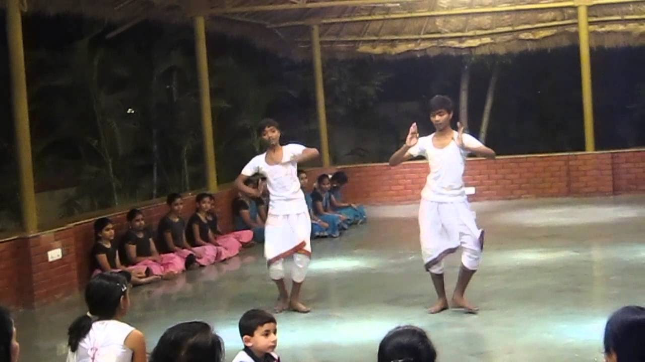 KUCHIPUDI Jathiswaram by students of Nishrinkala