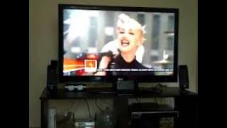 LG 42LE5300 42inch LED LCD HD TV in Action