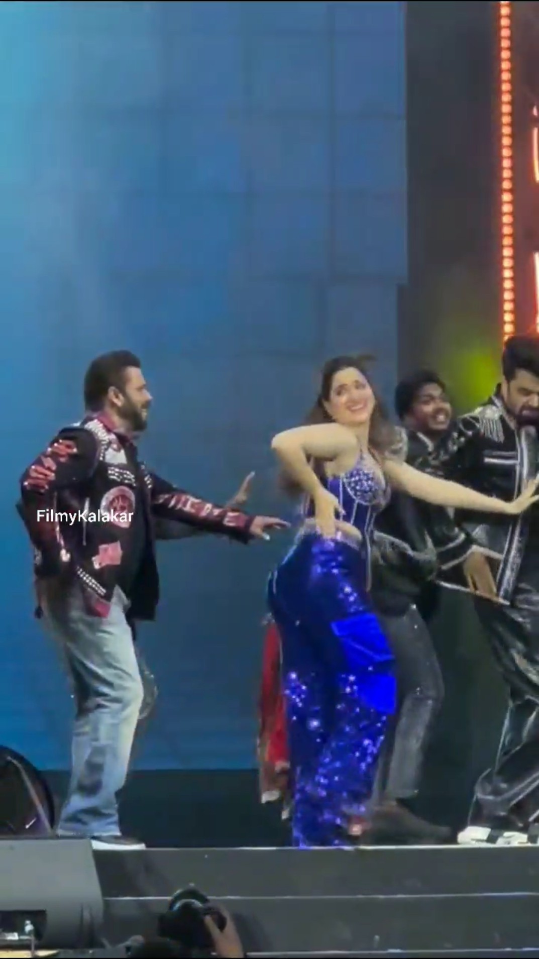 Dubai got hotter as #salmankhan #tamannahbhatia #dishapatani sizzled? #filmykalakar ?- Hina Sufyaan