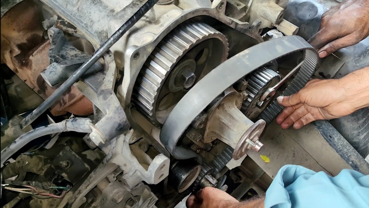 how to Toyota hilux engine belt install - Toyota 2l engine timing mark ...