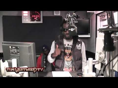 Sarkodie demonstrates the