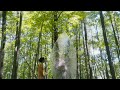 【穷电影】情侣外出游玩，在森林里发现一块透明板子，好奇靠近最后被吓到