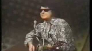 Video thumbnail of "Roy Orbison In Dreams live acoustic"