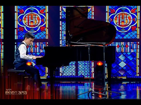 პიანისტი ბაჩი მიქელაძე