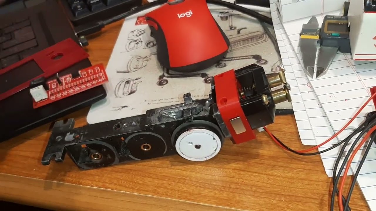 Frankentrain Laboratories Royal Blue extended range tender assembly and 2014 Vette Drive wheels.