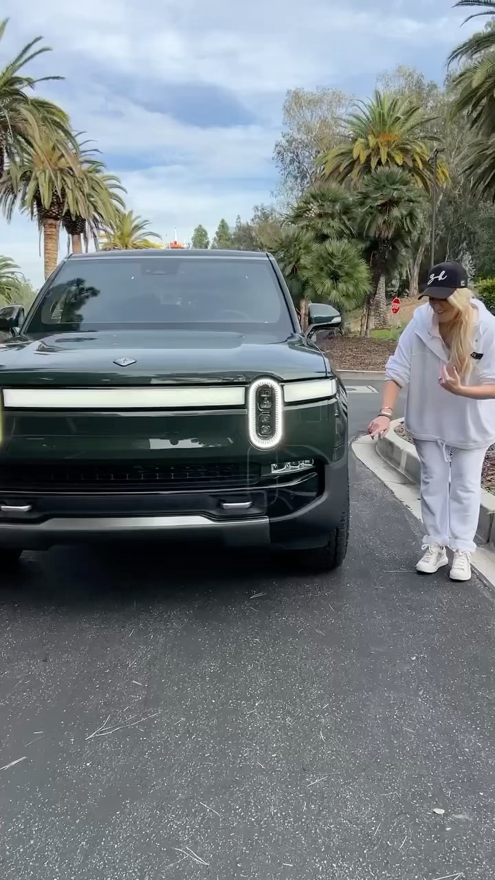 A bracelet to get into the car ? #supercars #tech #rivian