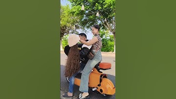 Anh không chê em ngèo thì đội mũ tóc giả lên xe em đèo đi dạo #mutocgia