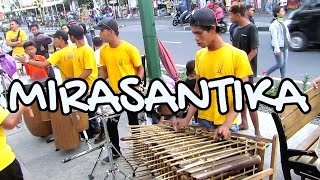 MIRASANTIKA - Angklung Malioboro (Pengamen Kreatif Jogja) Carehal Lihat Lebih Dekat