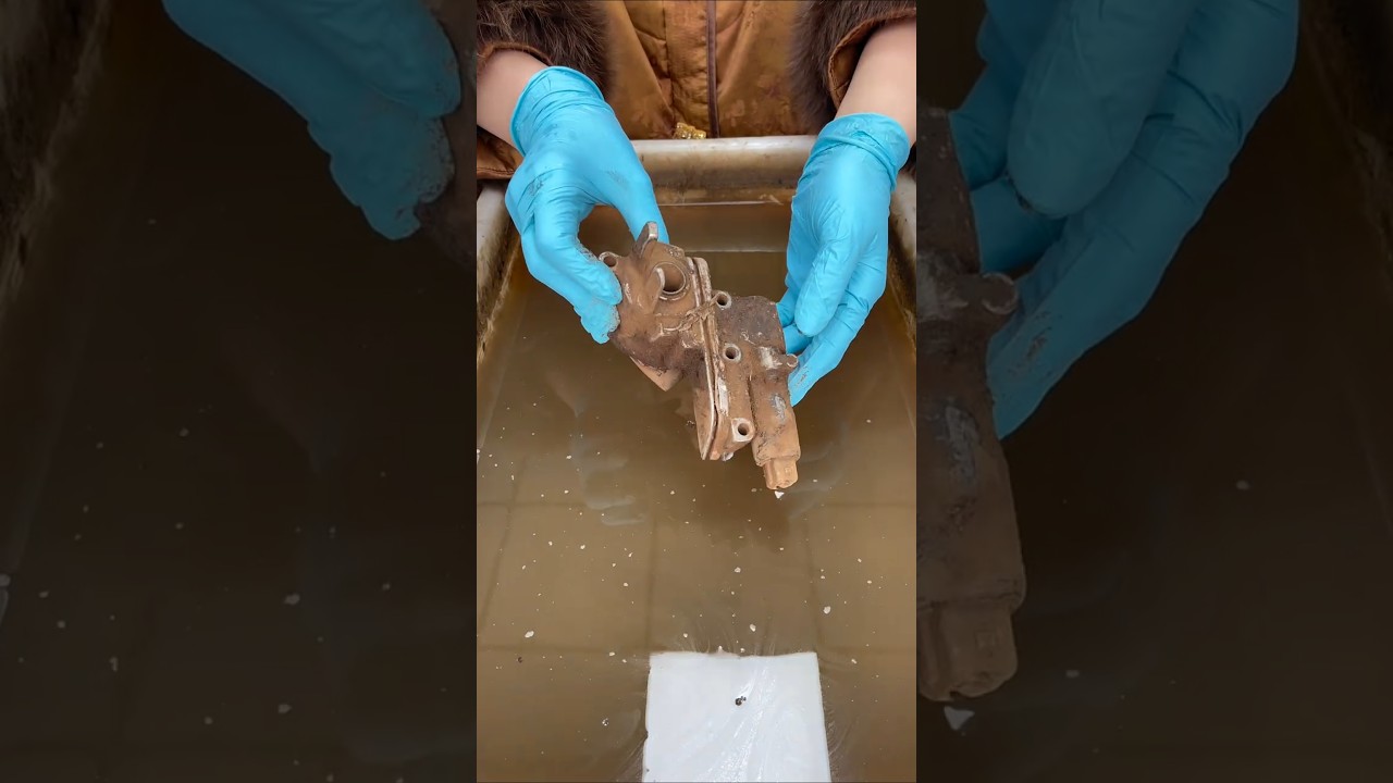 Industrial Degreasing Magic: Reviving a Rusty Mechanical Part ​