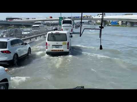 2024年4月17日Dubai大雨に遭遇