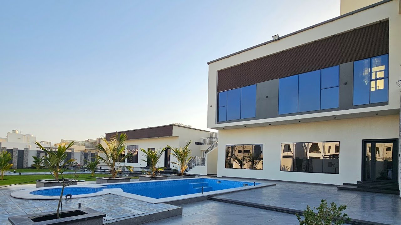 فيلا راقية مستقلة للبيع على ارض مساحتها 1300 م² تصميم عصري قمة في الجمال 