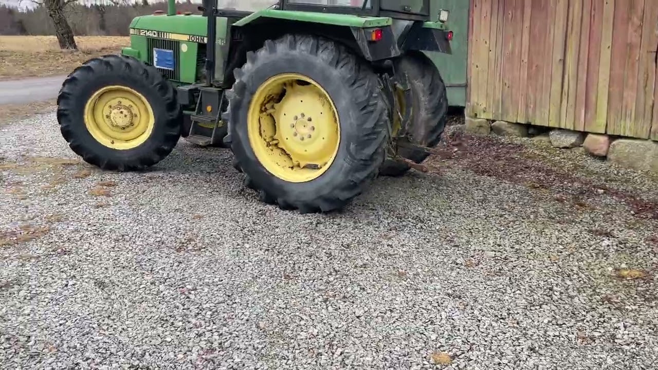 Traktor 4WD John Deere 2140 Hilo